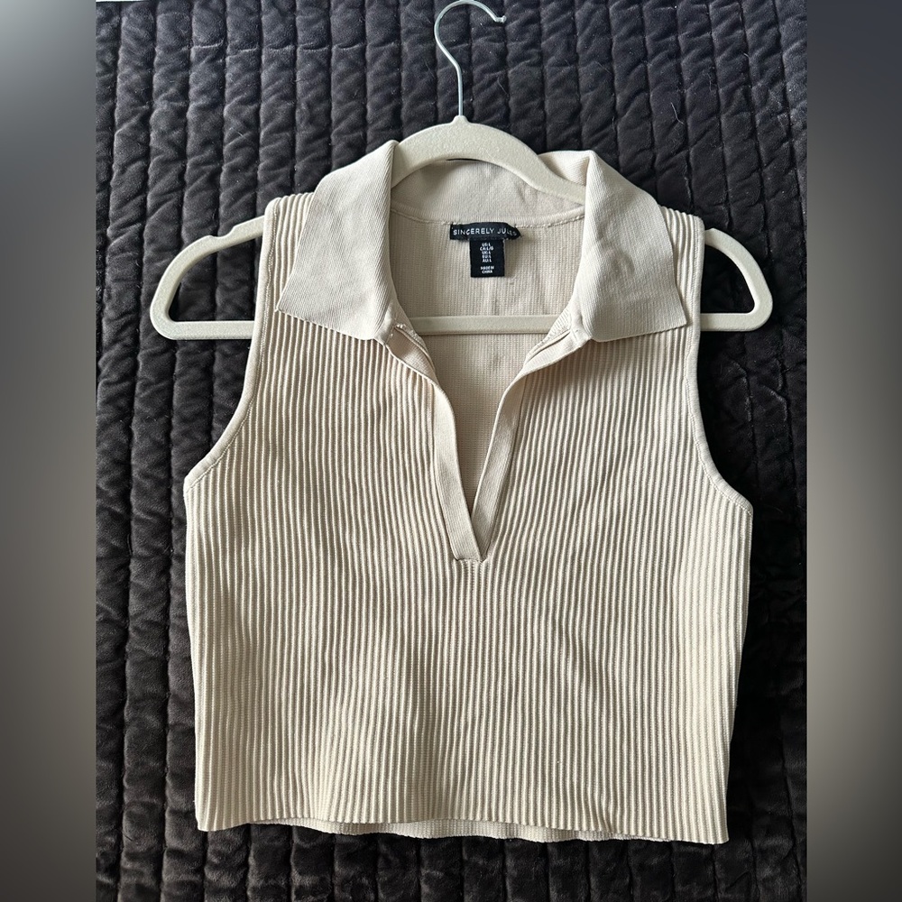 Ribbed collared tank